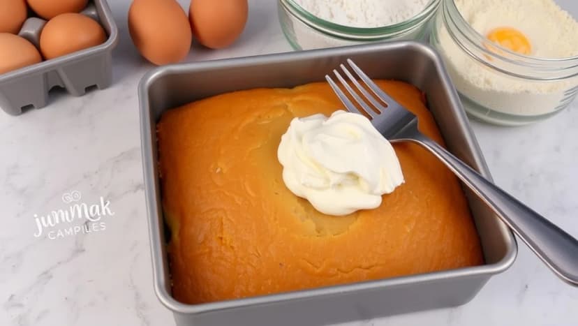 Kaka med gräddfil i långpanna